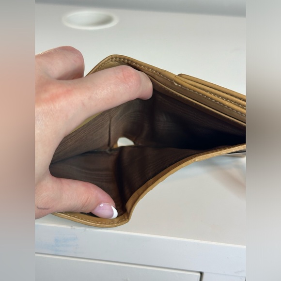 Gucci Wallet - Picture 16 of 16